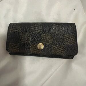 Louis Vuitton ebene key holder